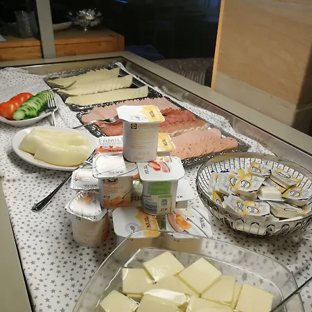 Bed and Breakfast Bergbude 3*