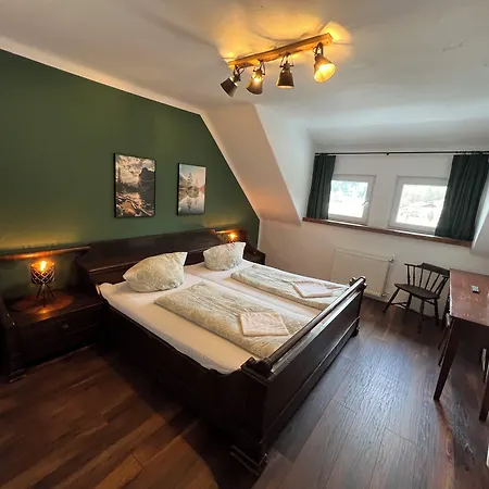 Bed and Breakfast Bergbude 3*